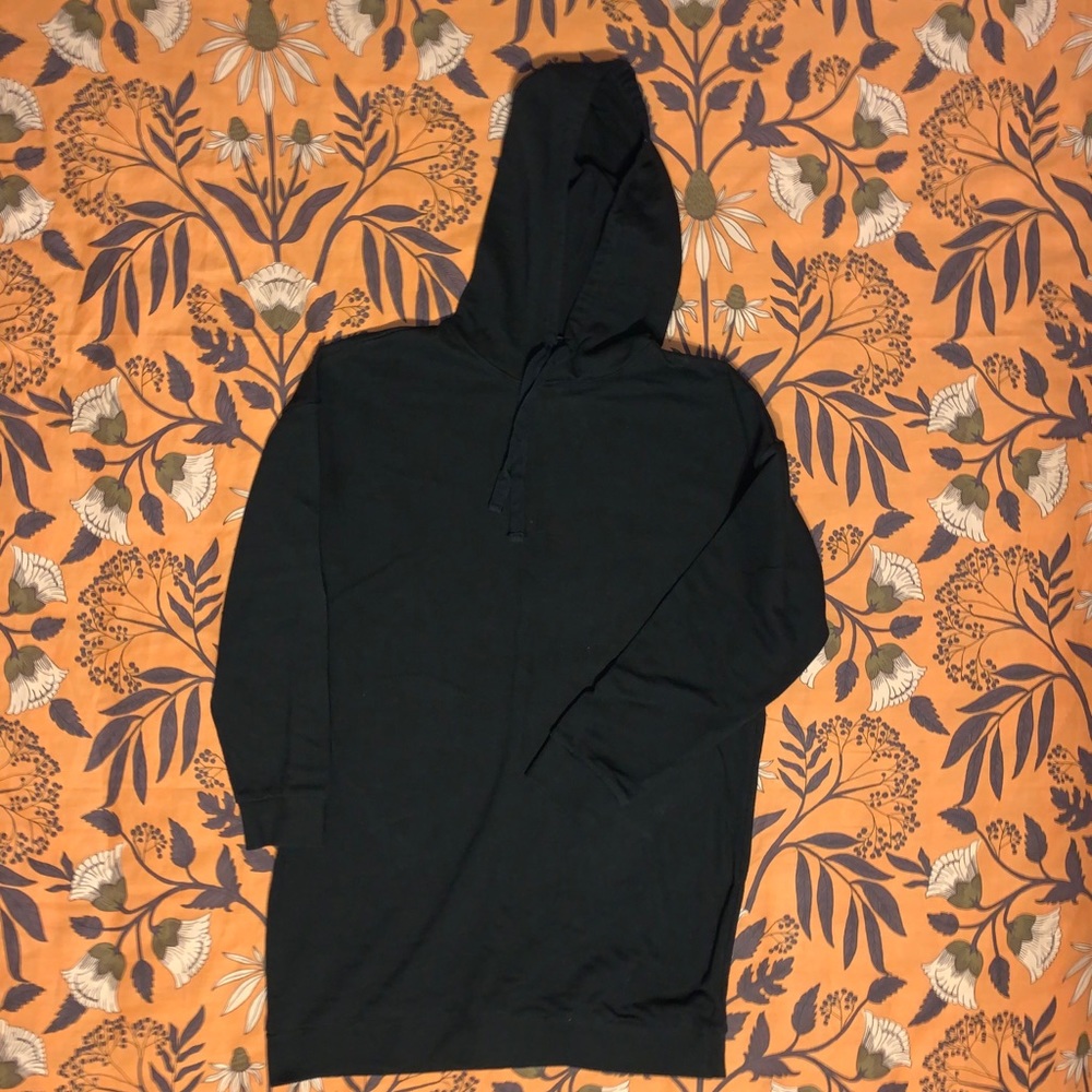 Forever 21 Black Dress Hoodie size small